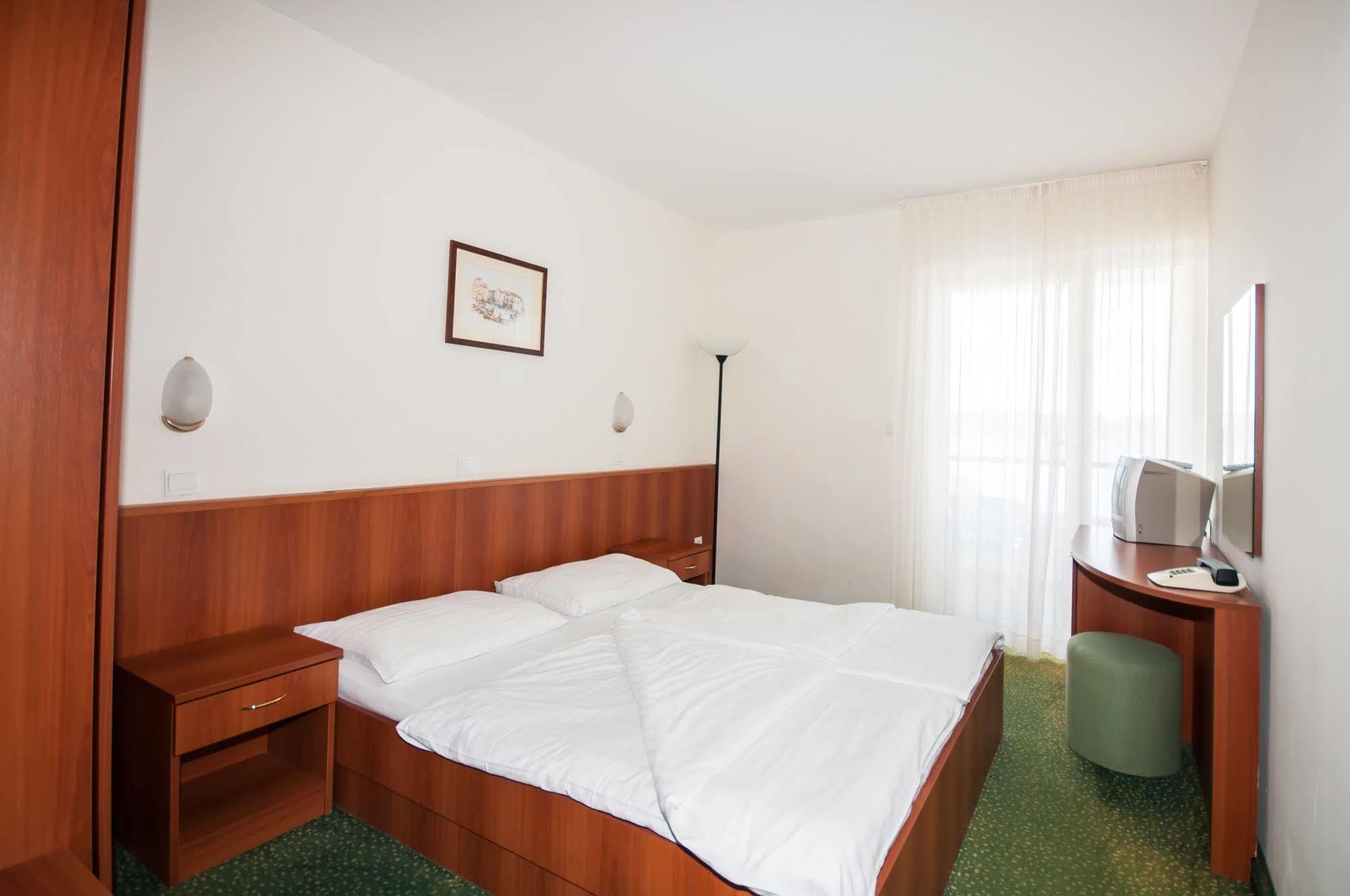 Hotel Lavanda Bozava Luaran gambar